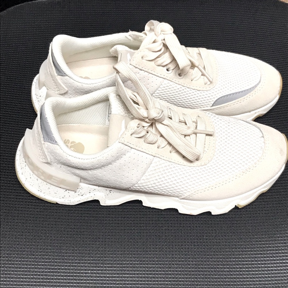 Sorel tennis shoes